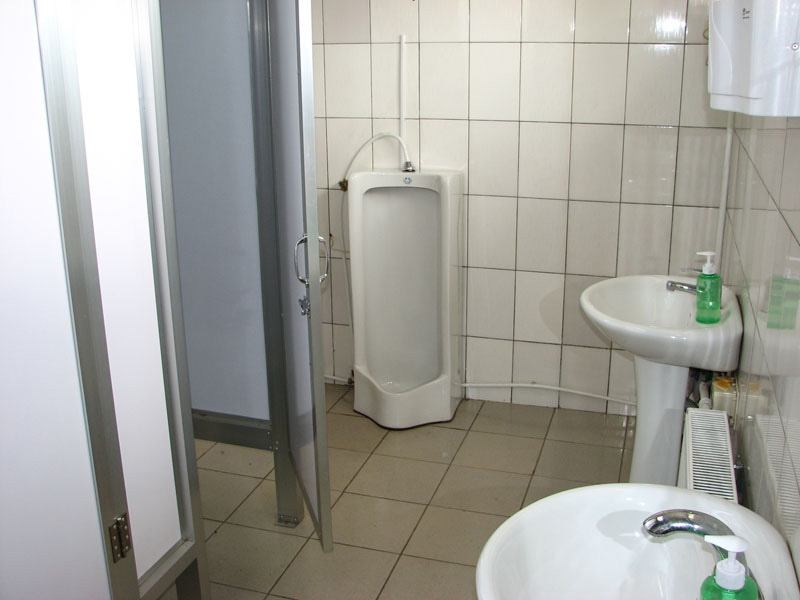 145 Supersiisti toiletti